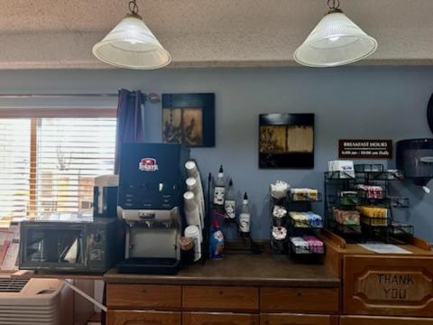 Fossil Creek Hotel & Suites Russell エクステリア 写真