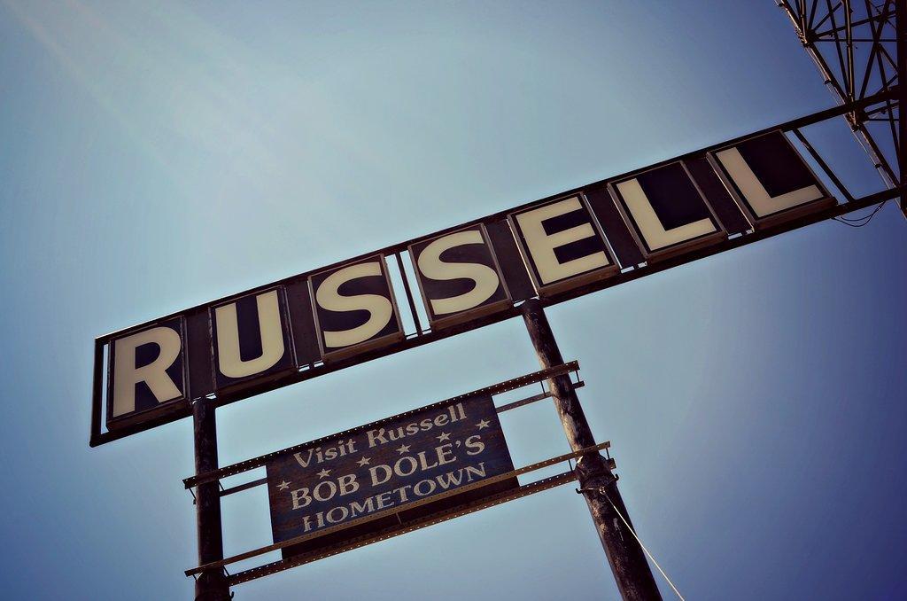 Fossil Creek Hotel & Suites Russell エクステリア 写真