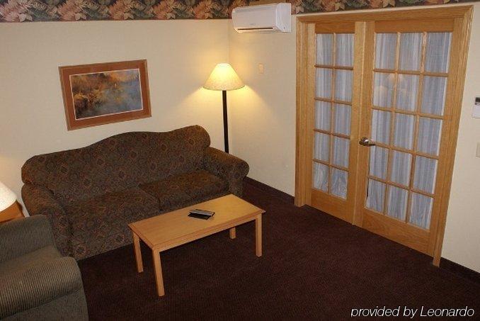 Fossil Creek Hotel & Suites Russell 部屋 写真